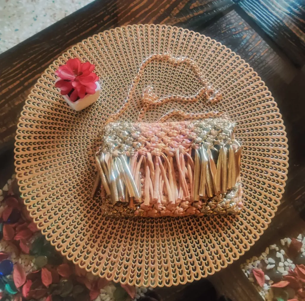 Handwoven Macramé Handbag – Pink & Gold with Strap